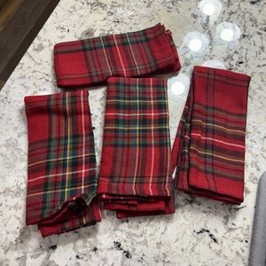 Christmas napkins / plaid tartan napkins / table linens